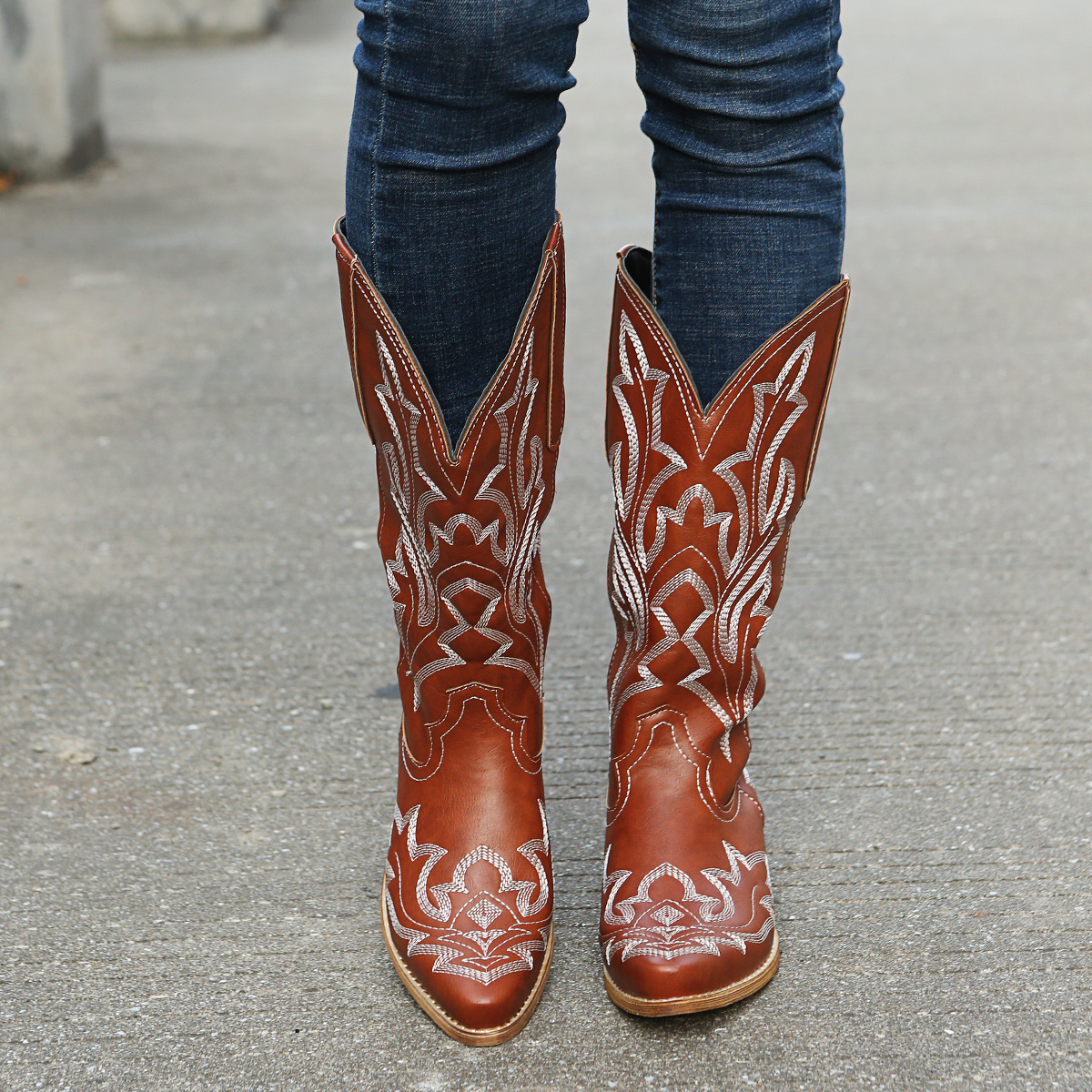 Women‘s Flower Embroidery Mid Calf Cowboy Boots 