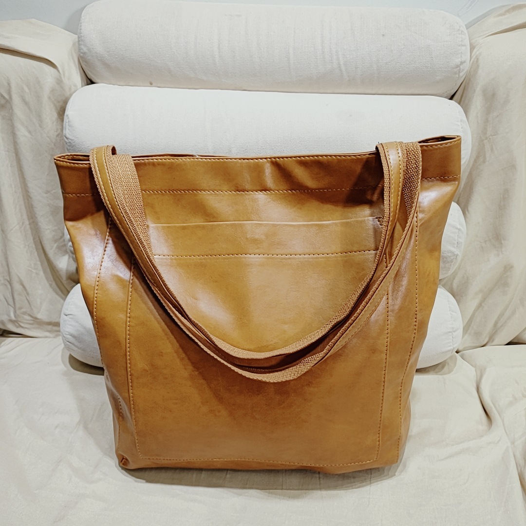 Stylish leather bag
