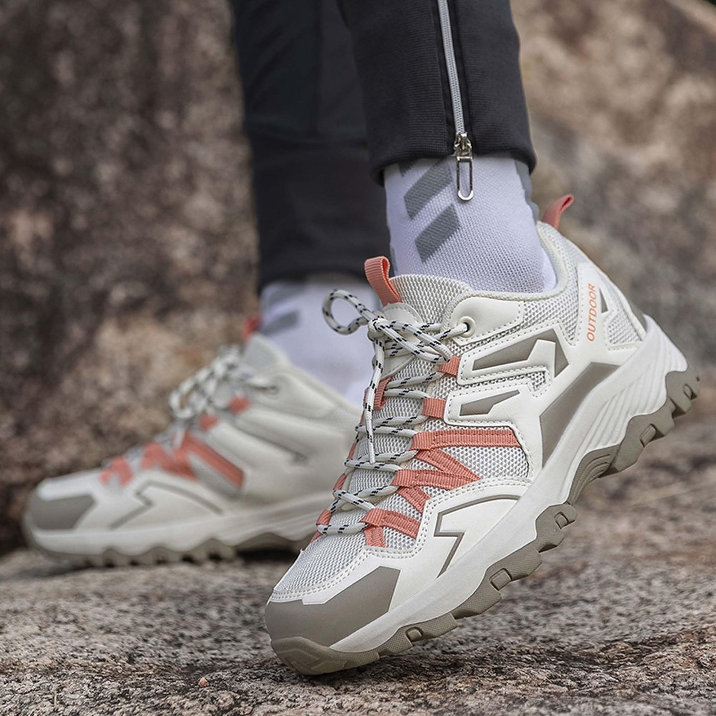 Couples outdoor hiking non-slip shoes