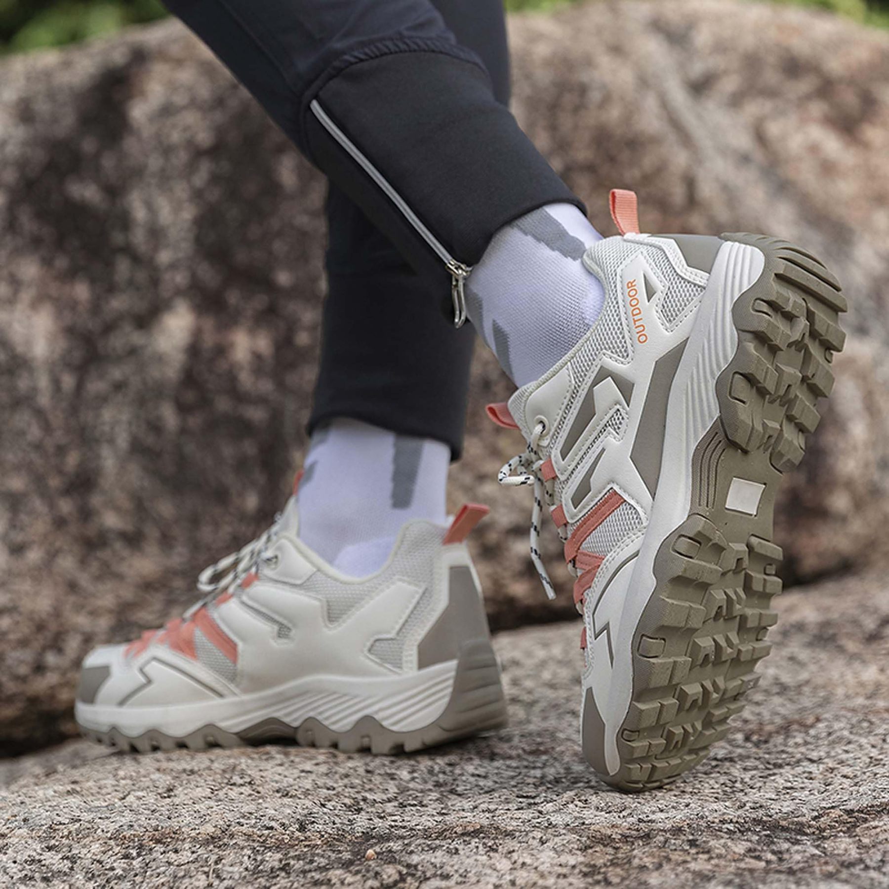 Couples outdoor hiking non-slip shoes