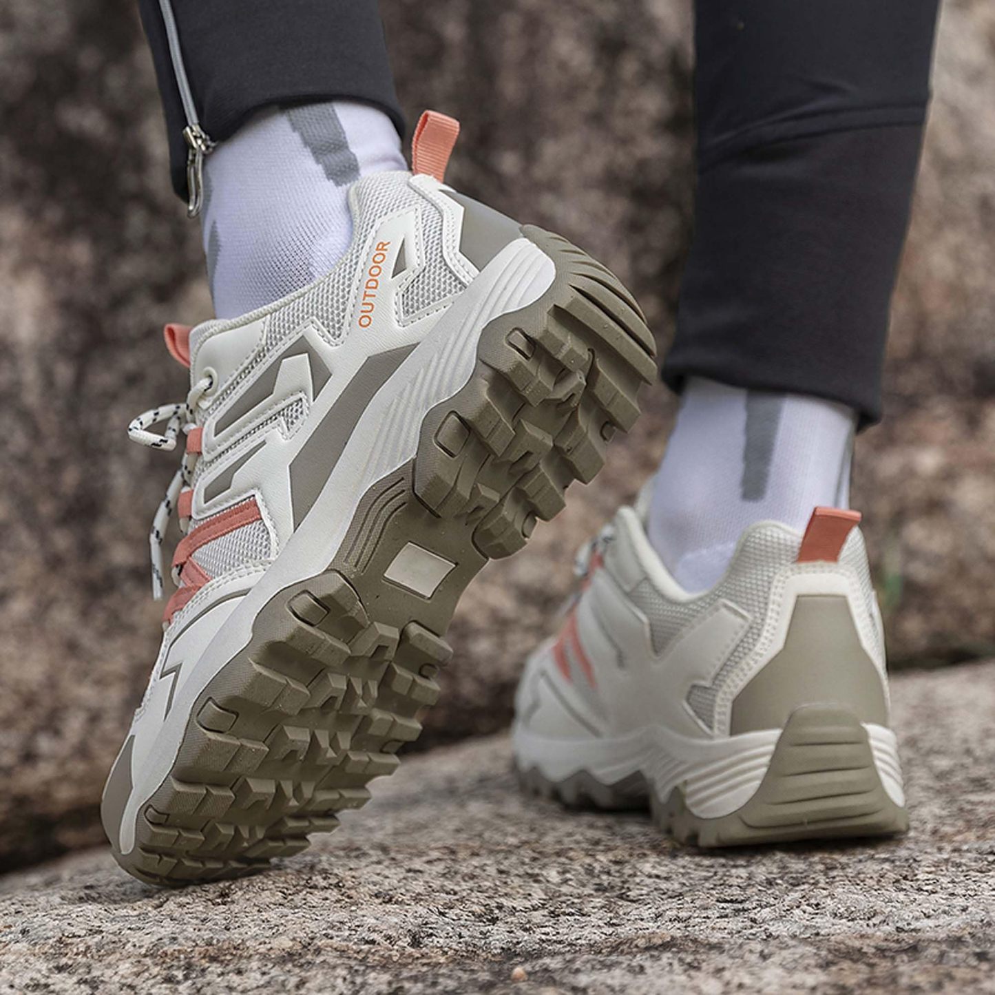 Couples outdoor hiking non-slip shoes