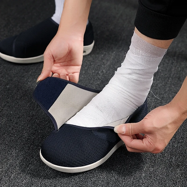 Wide Diabetic Shoes for Swollen Feet