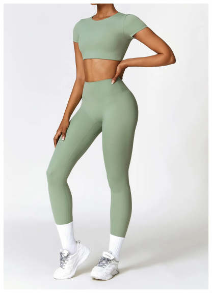 Seam Yoga Set With Crop Top