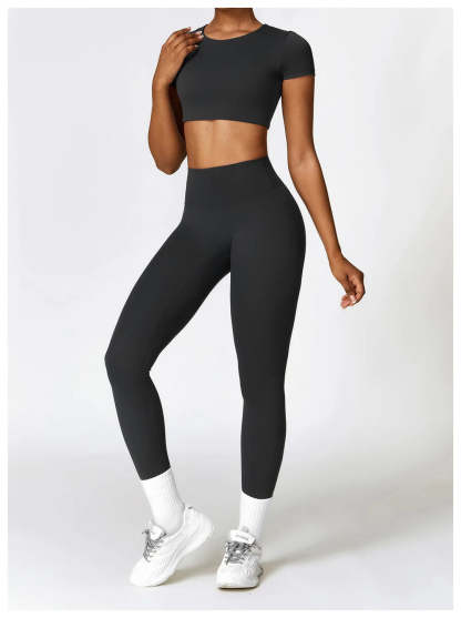 Seam Yoga Set With Crop Top