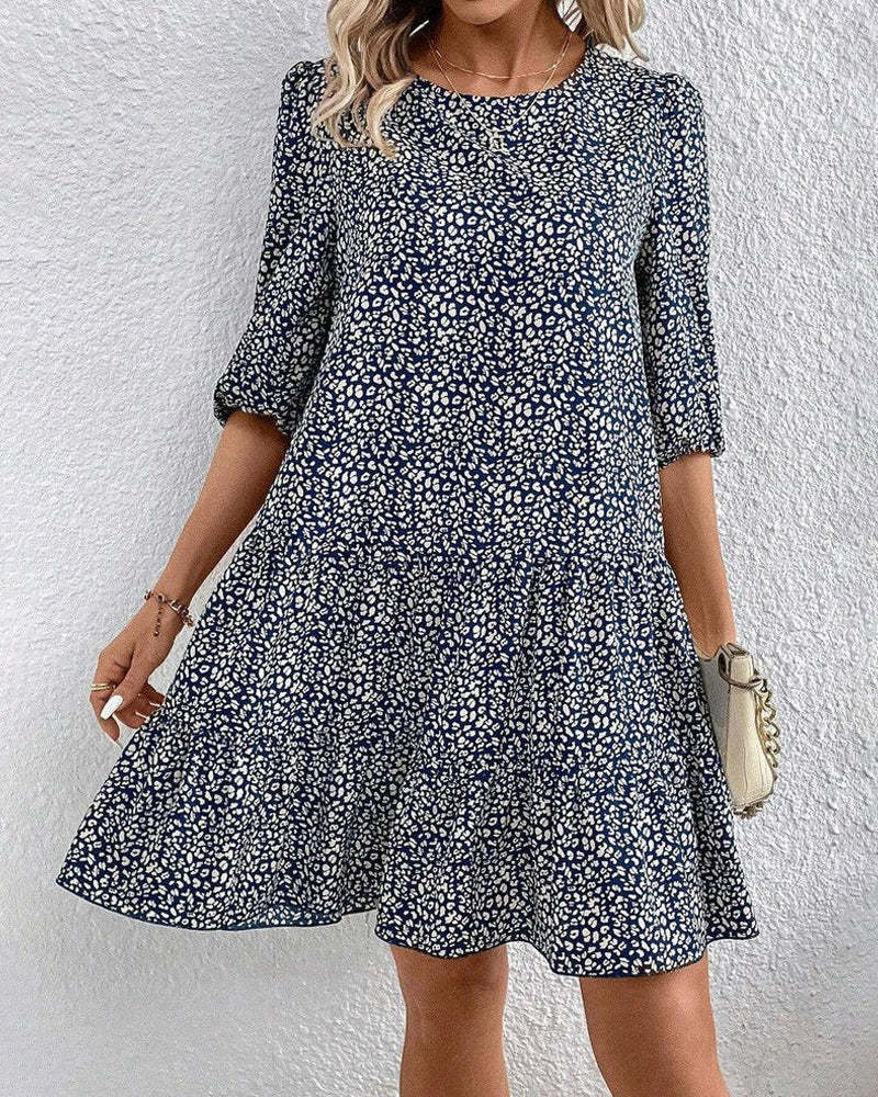 Elegant Dress with Round Neck