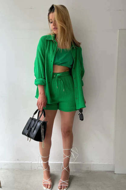 Two-piece set with long sleeves and shorts