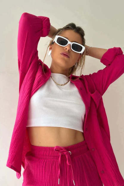 Two-piece set with long sleeves and shorts