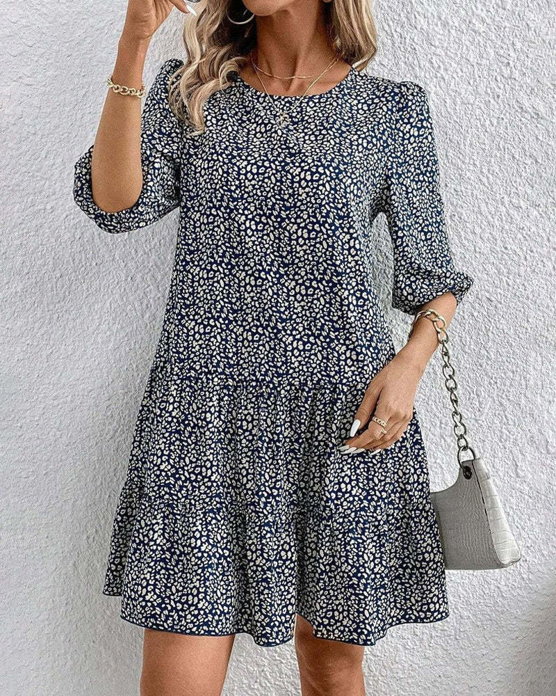 Elegant Dress with Round Neck