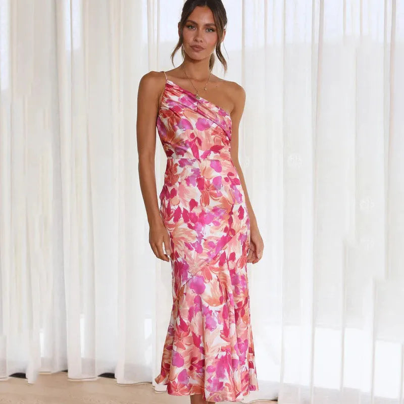 Shoulder-hugging dress