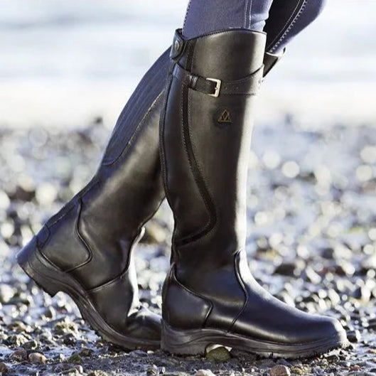 Women’s Elegant Waterproof Boots for All Seasons