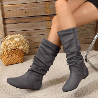  High boots with flat sole