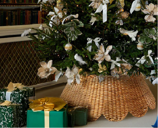 Rattan tree skirt