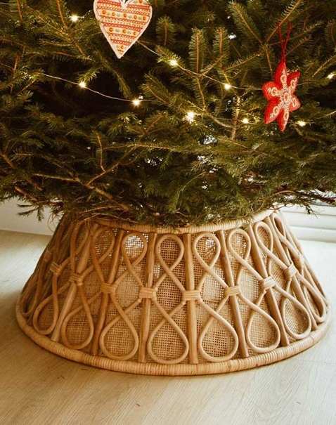 Rattan tree skirt