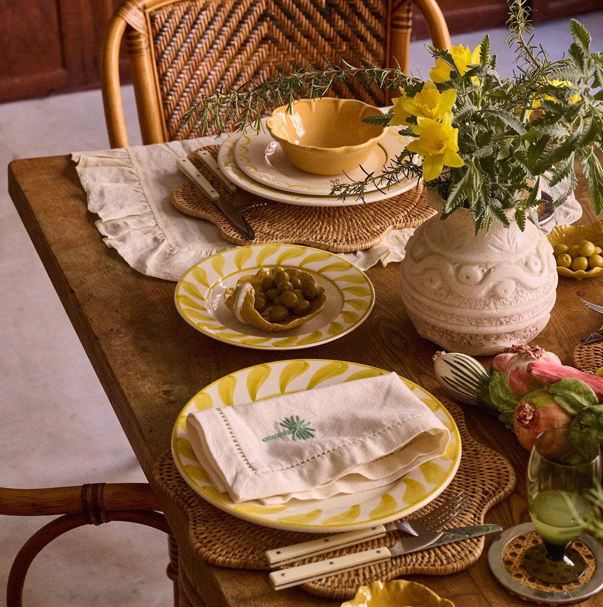 Scallop rattan placemat