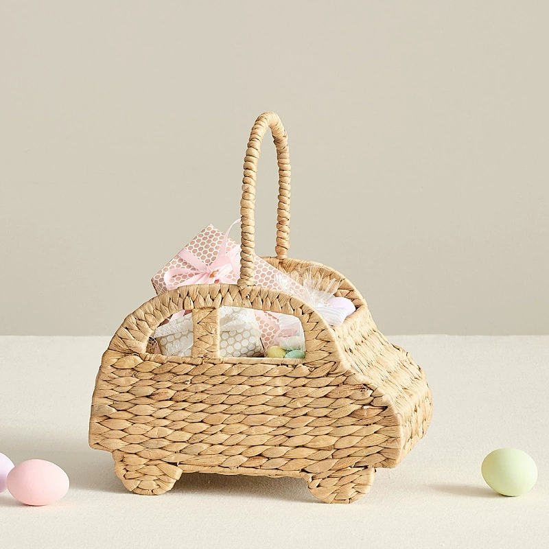 Water hyacinth basket