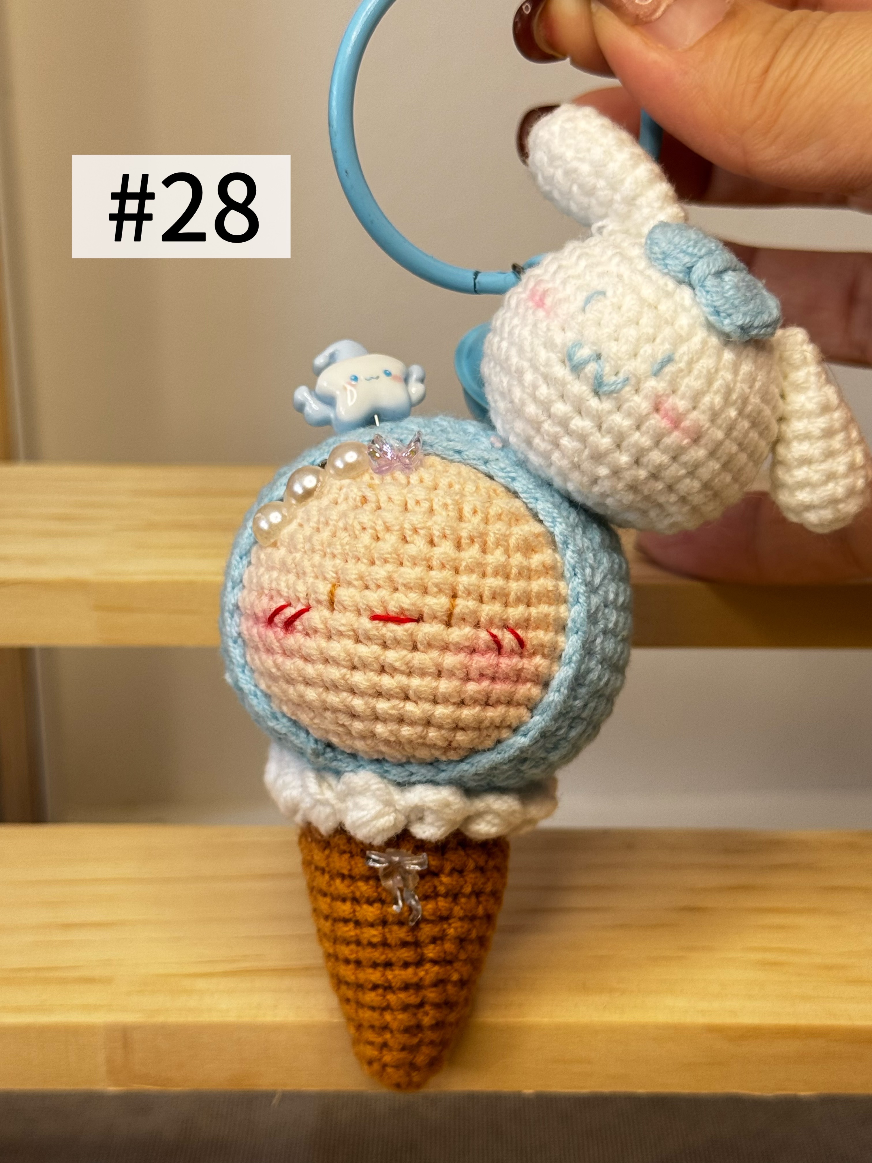 Hand-knitted series of small motors using pure hand-knitting techniques.