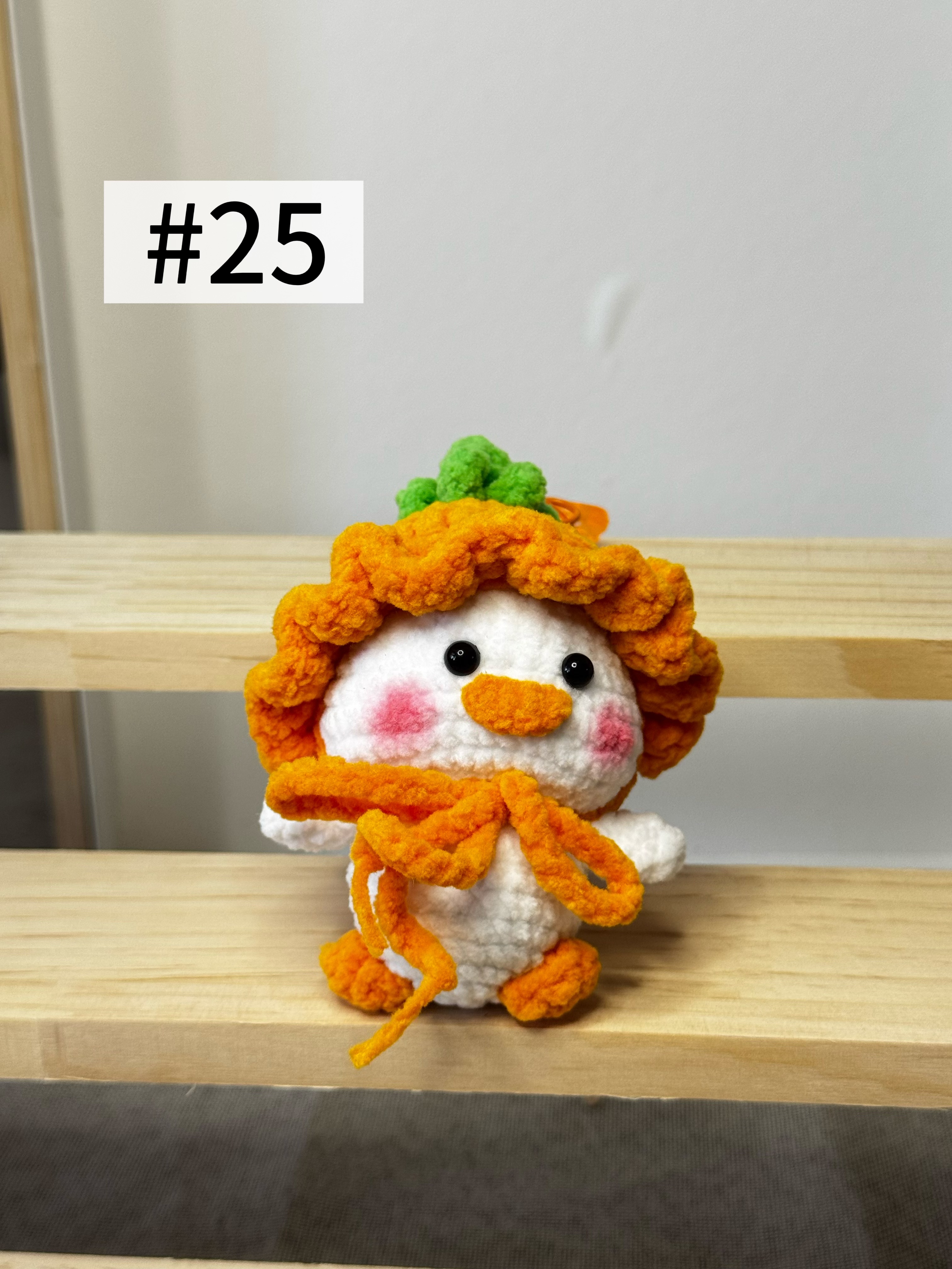 Hand-knitted series of small motors using pure hand-knitting techniques.