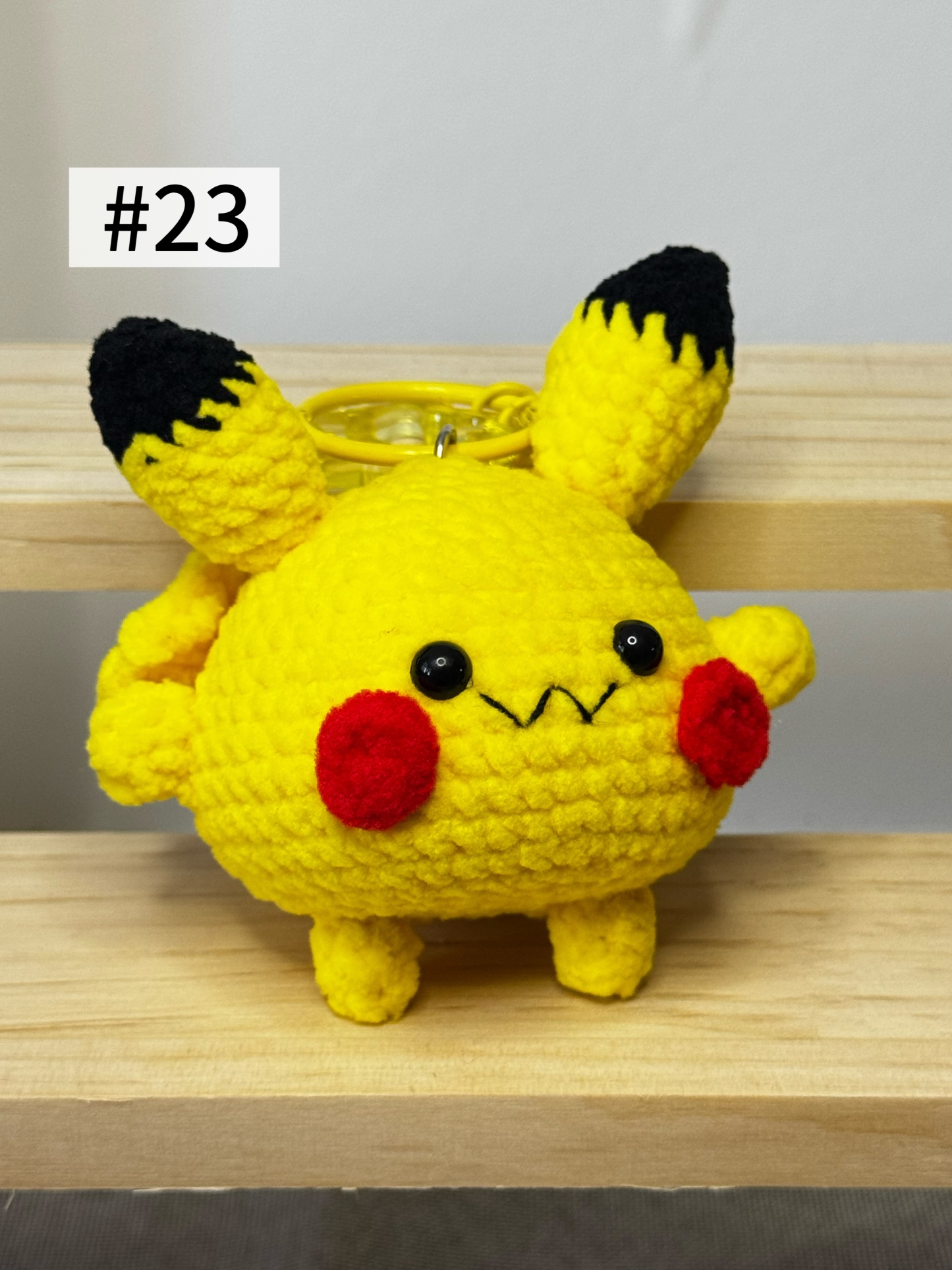 Hand-knitted series of small motors using pure hand-knitting techniques.
