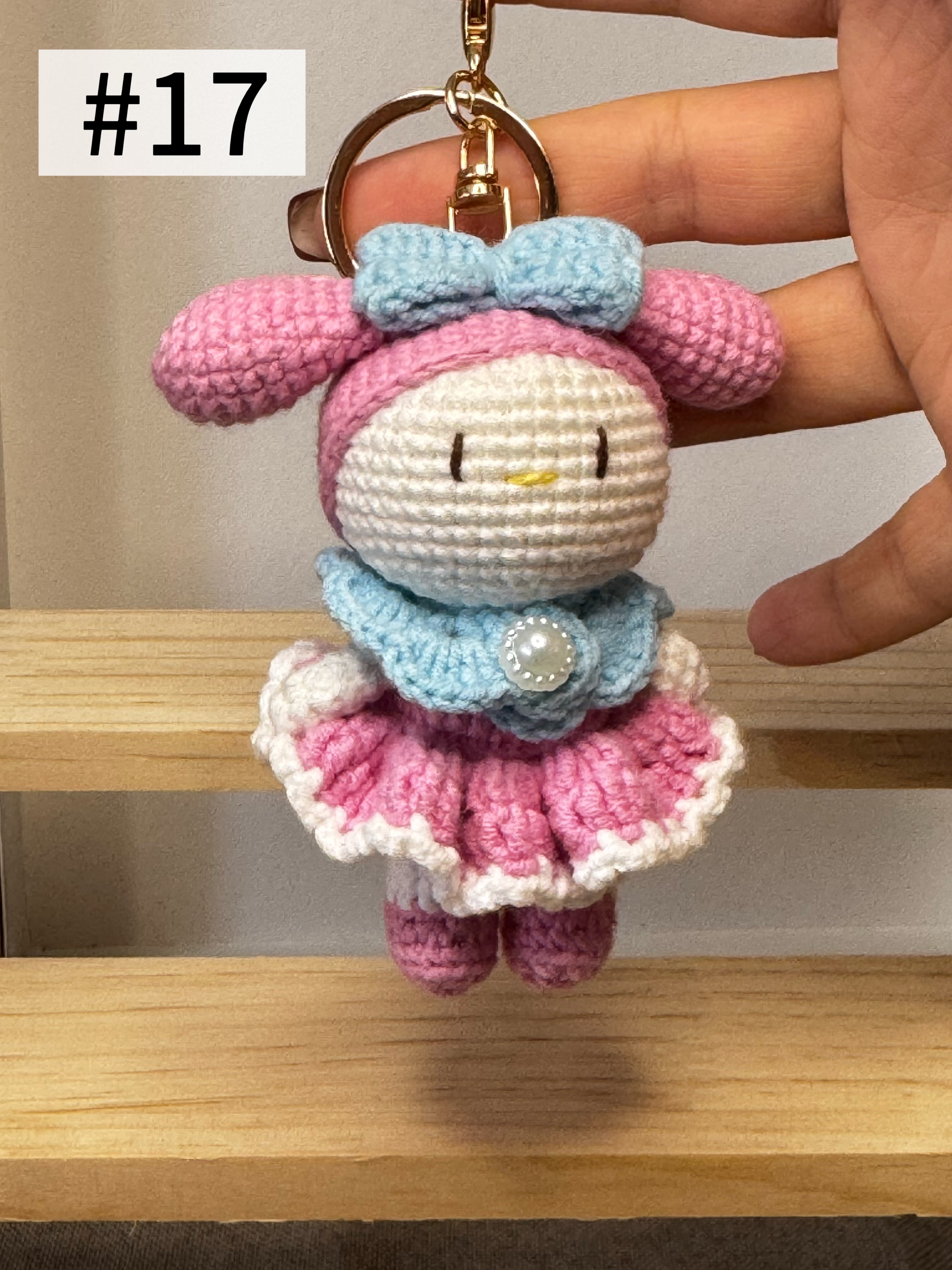 Hand-knitted series of small motors using pure hand-knitting techniques.