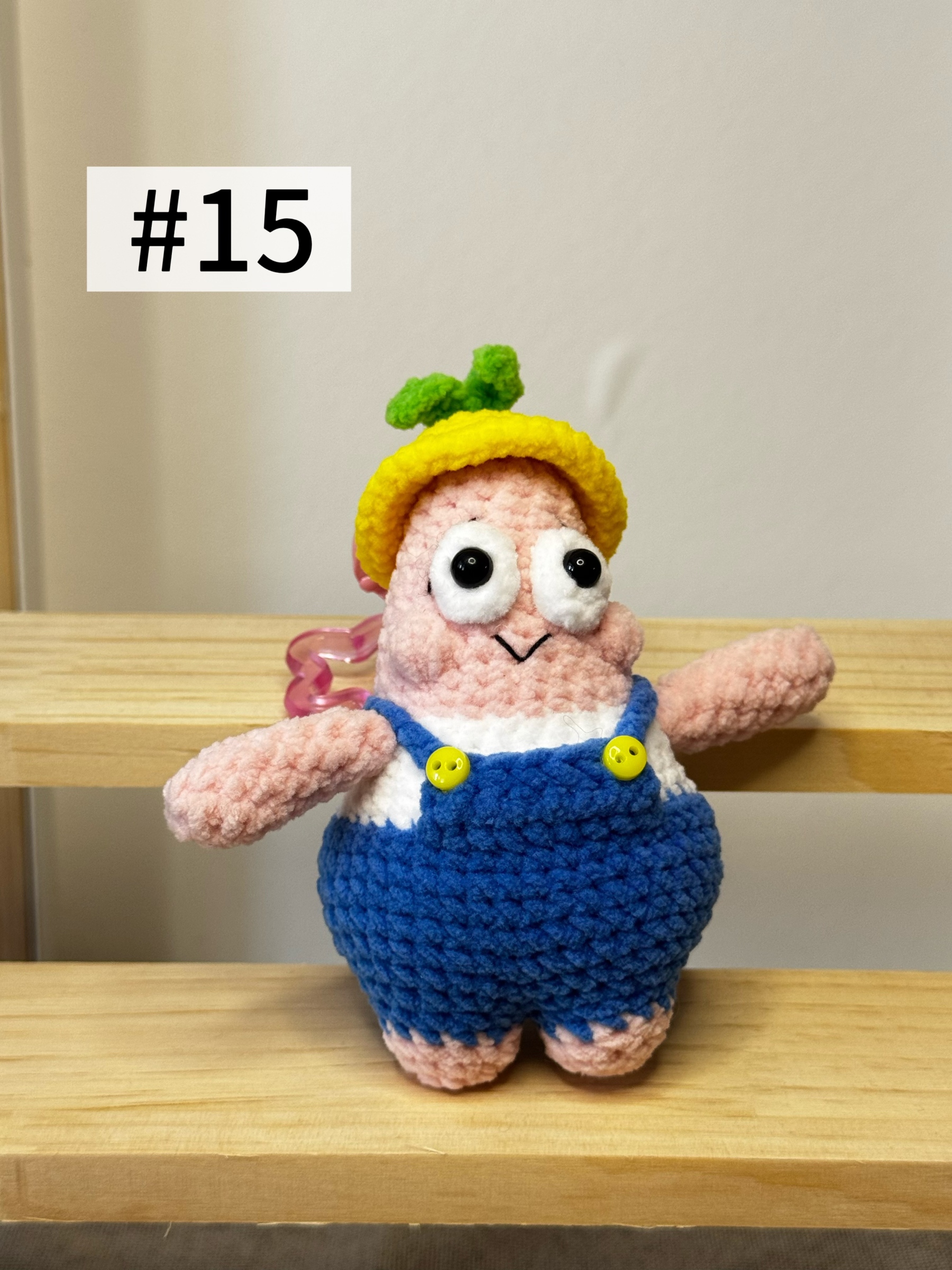 Hand-knitted series of small motors using pure hand-knitting techniques.