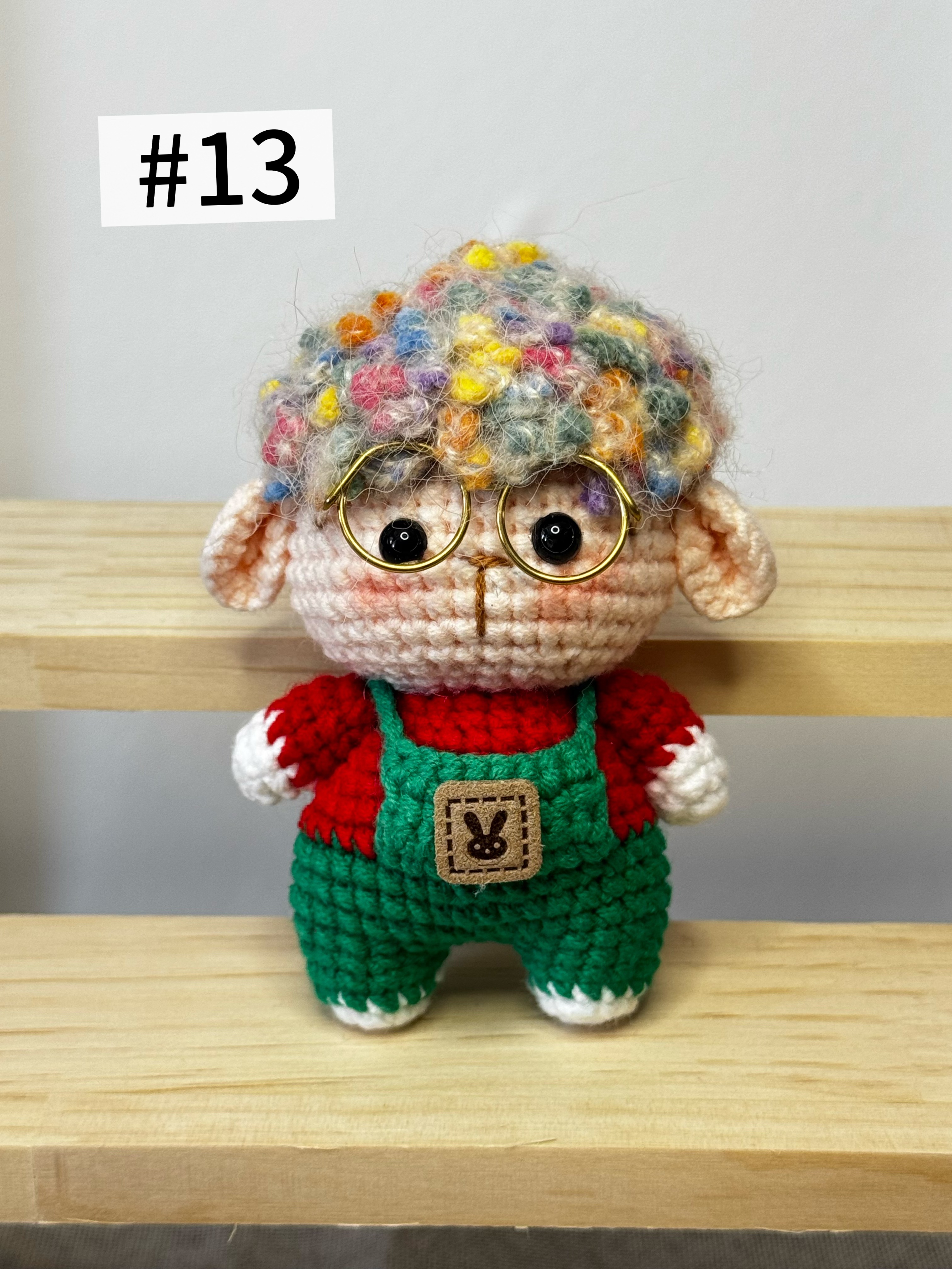 Hand-knitted series of small motors using pure hand-knitting techniques.