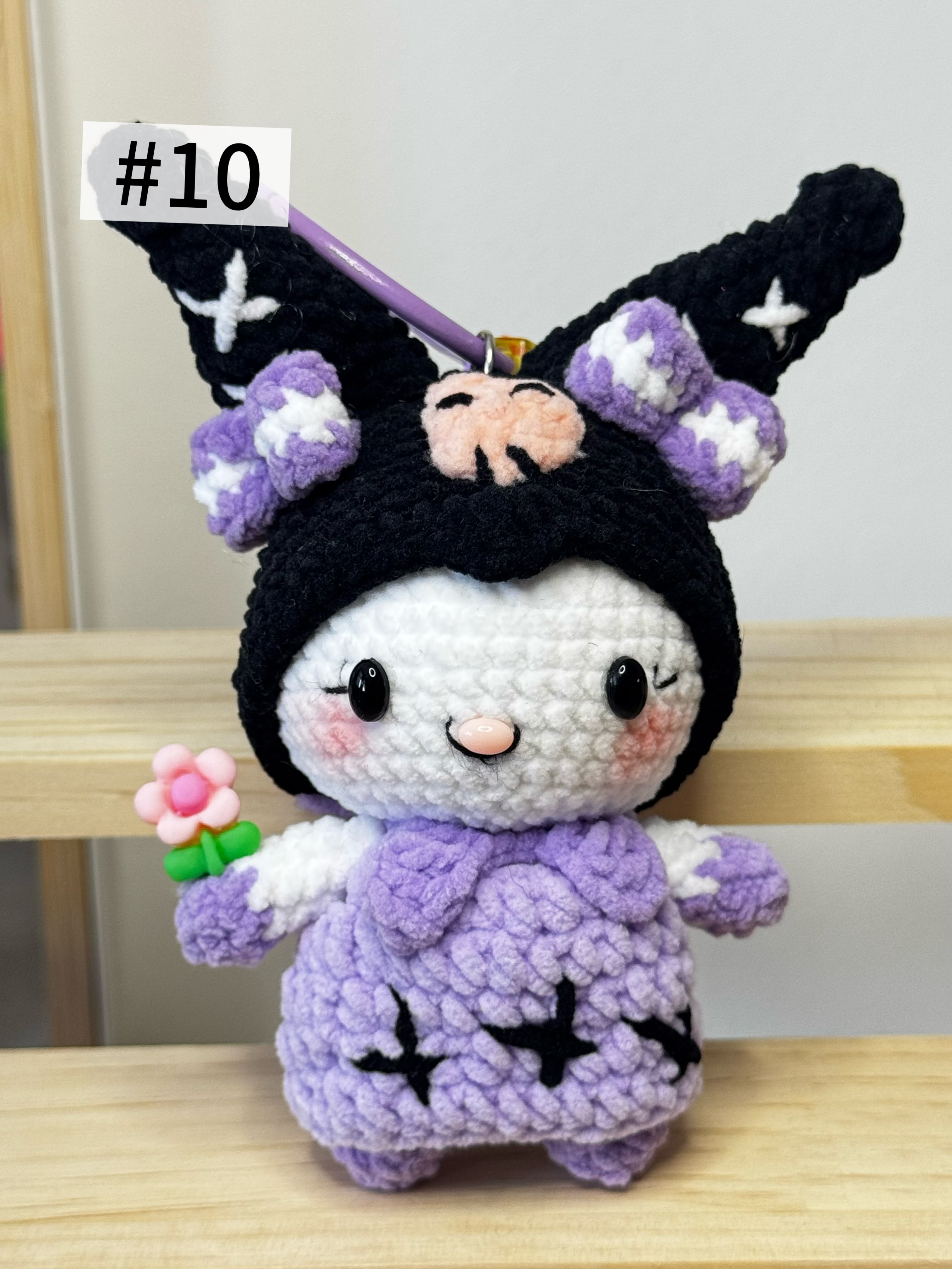 Hand-knitted series of small motors using pure hand-knitting techniques.