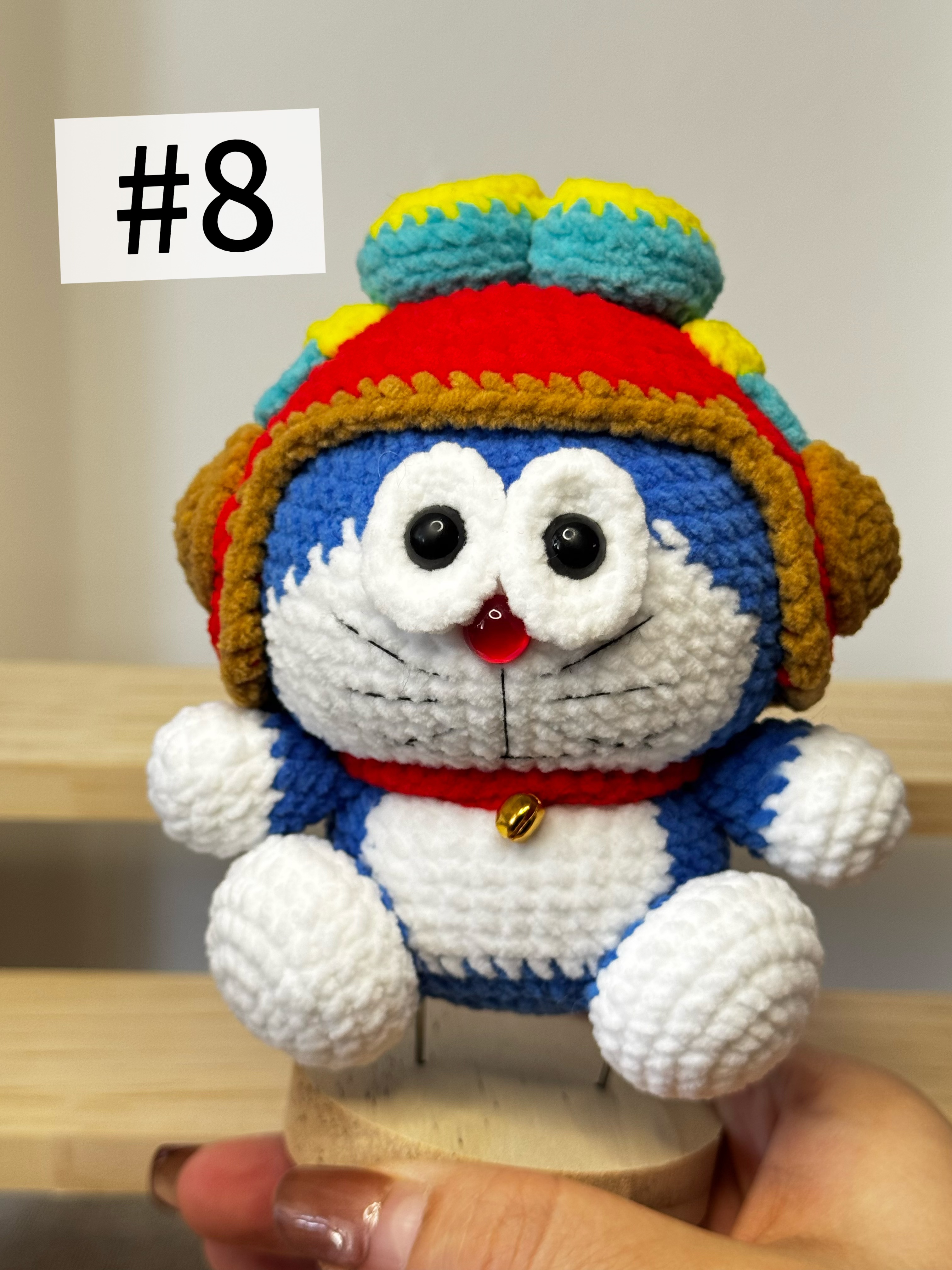 Hand-knitted series of small motors using pure hand-knitting techniques.