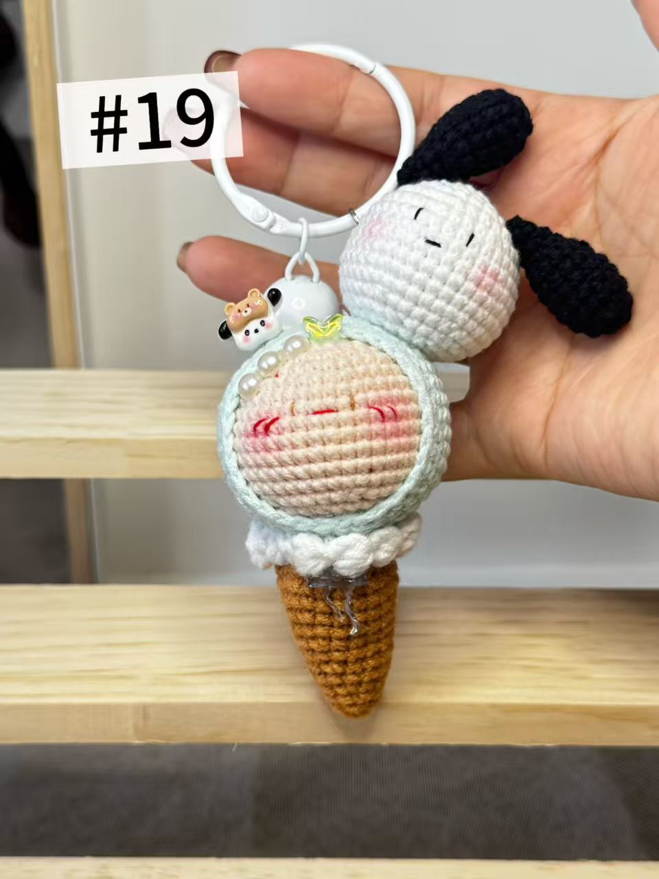 Hand-knitted series of small motors using pure hand-knitting techniques.