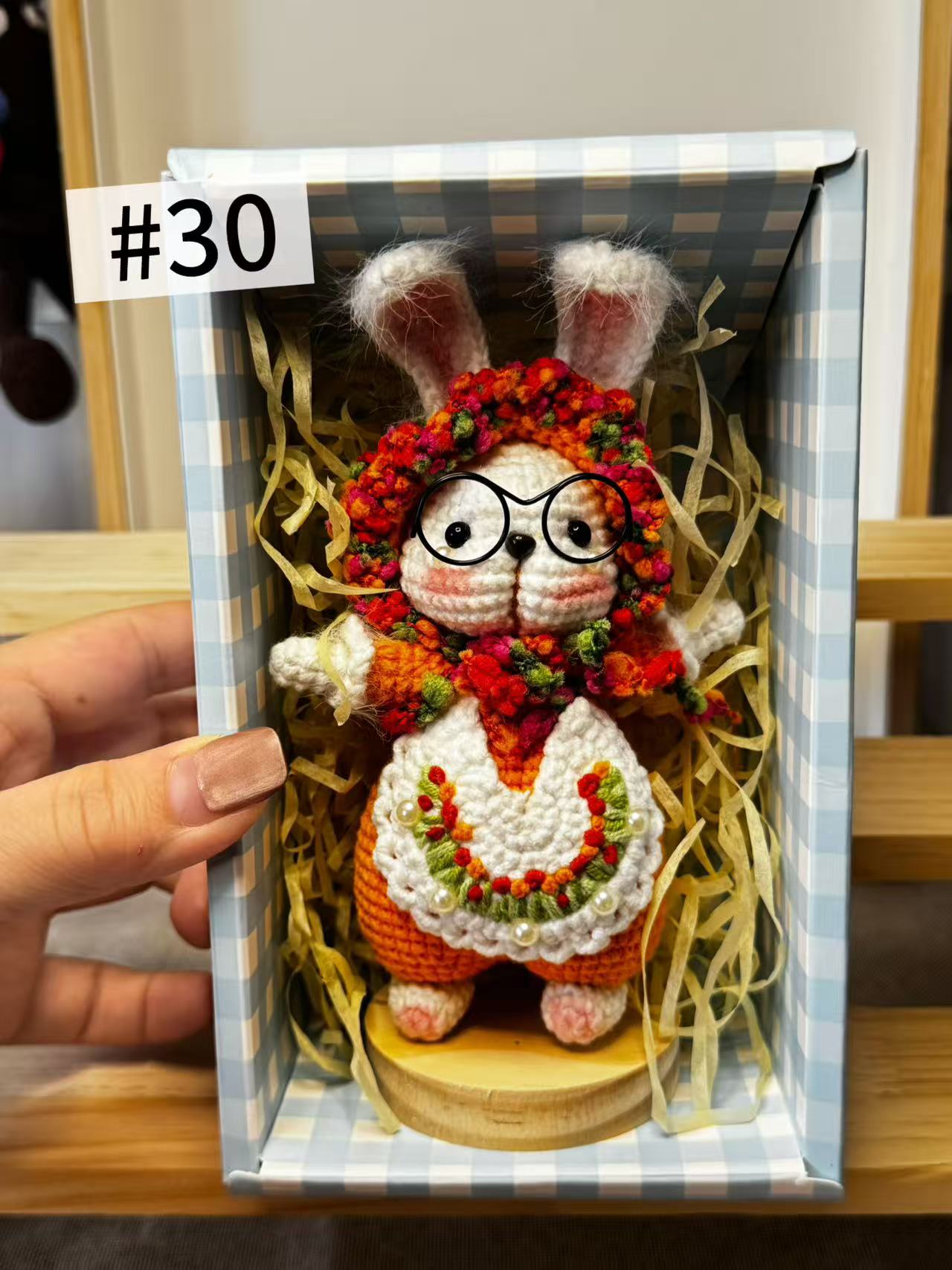 Hand-knitted series of small motors using pure hand-knitting techniques.
