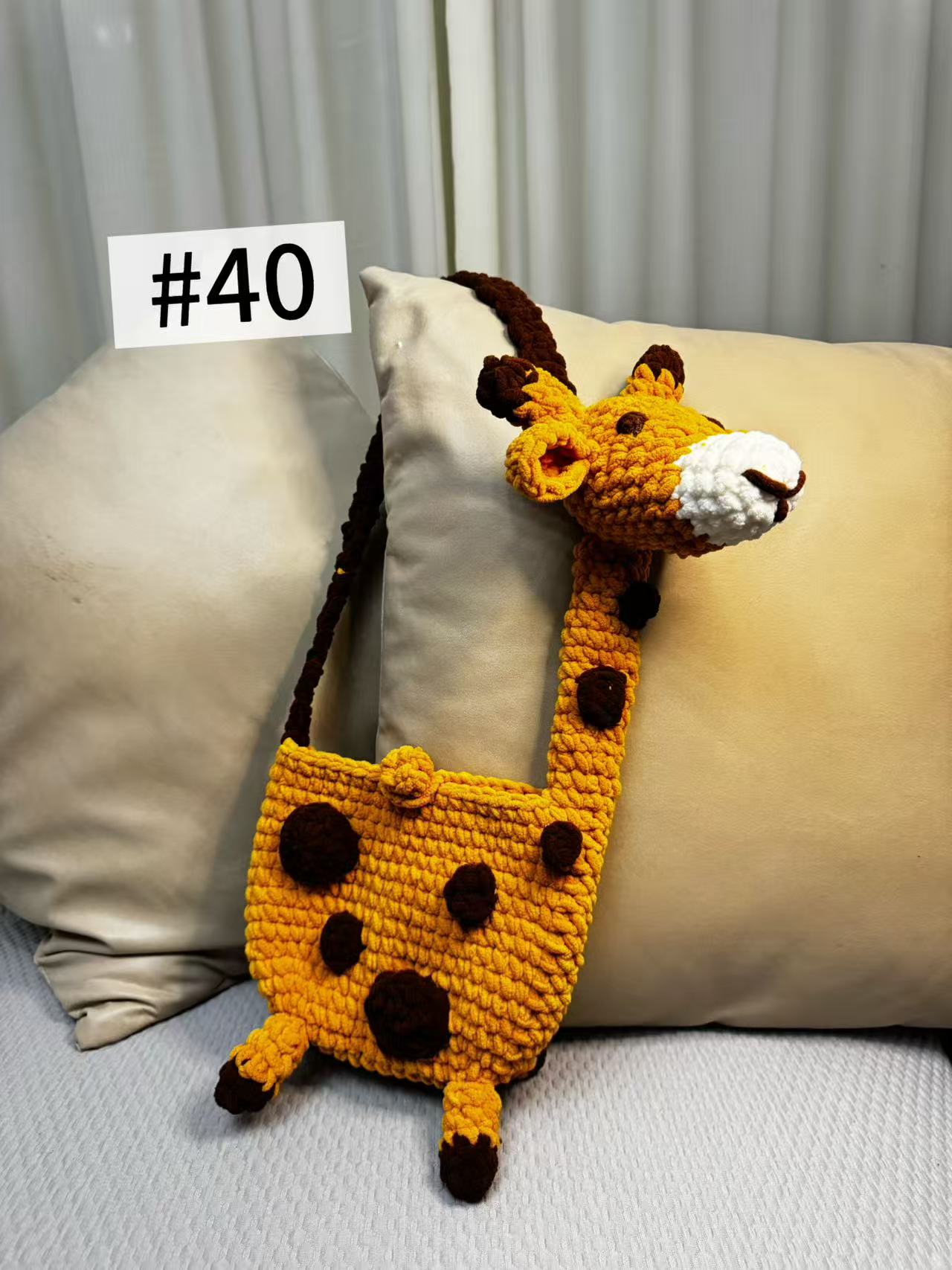 Hand-knitted series of small motors using pure hand-knitting techniques.
