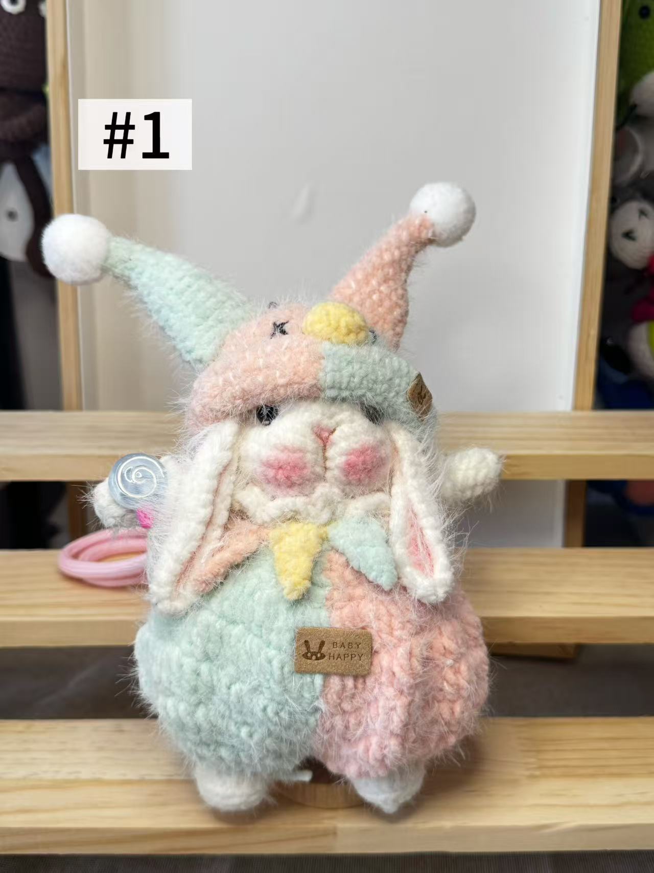 Hand-knitted series of small motors using pure hand-knitting techniques.