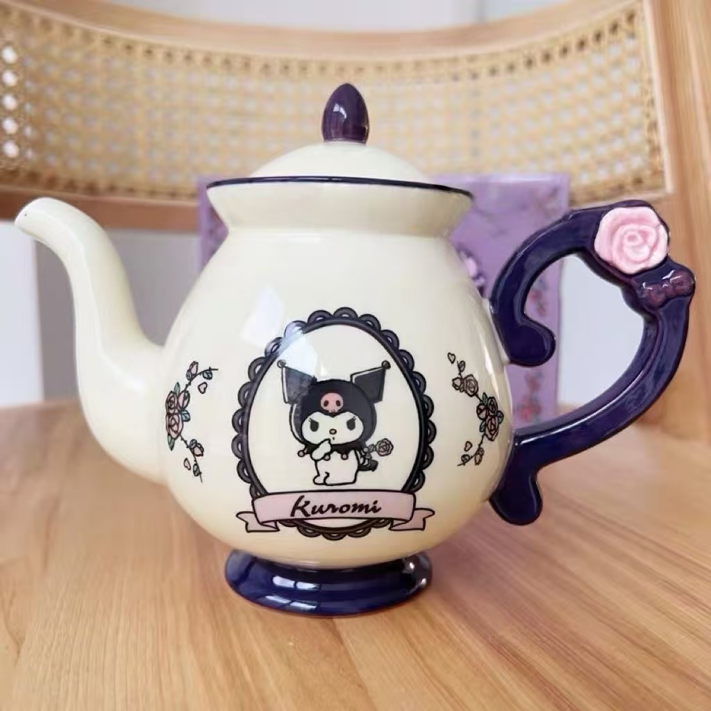 KUROMI teapot
