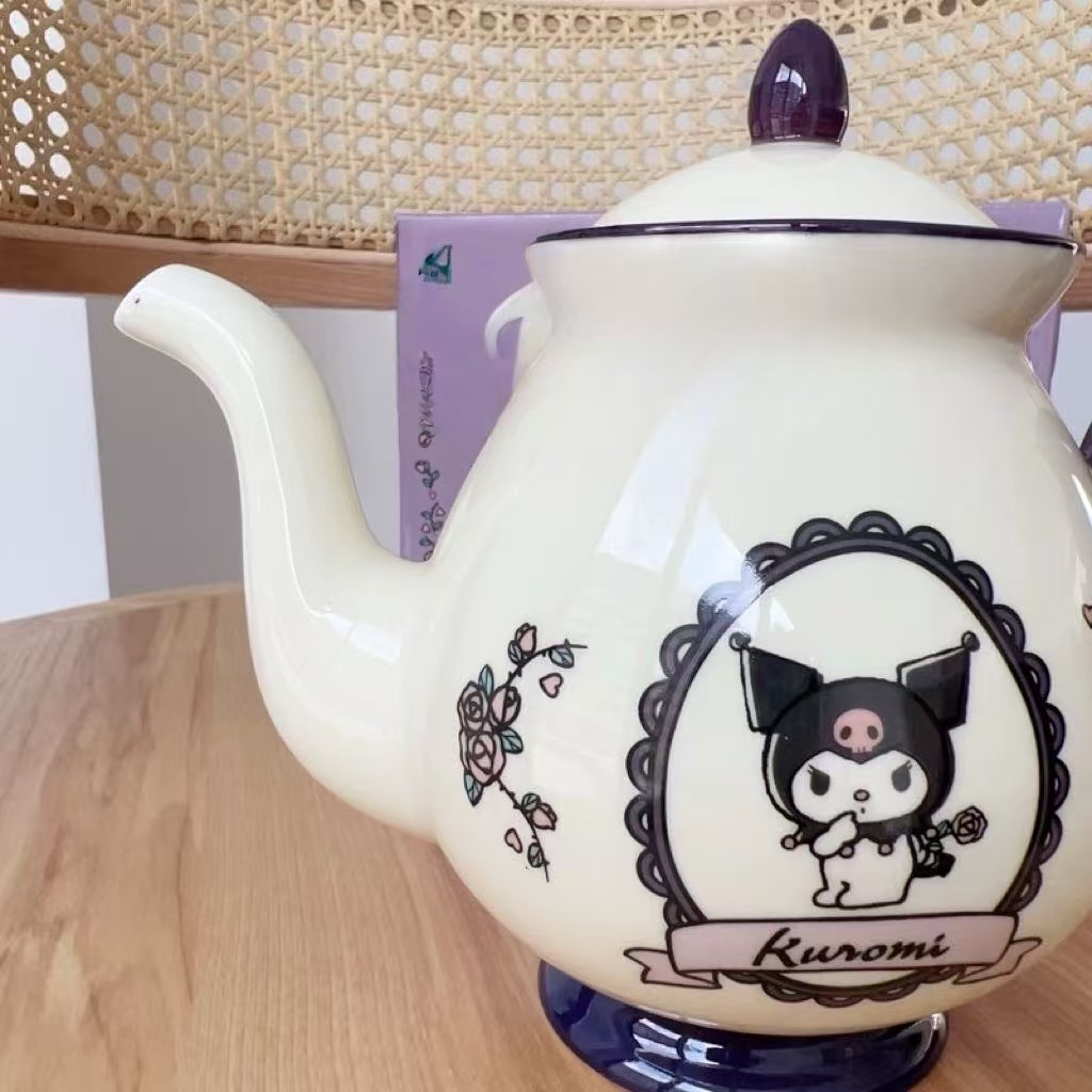 KUROMI teapot