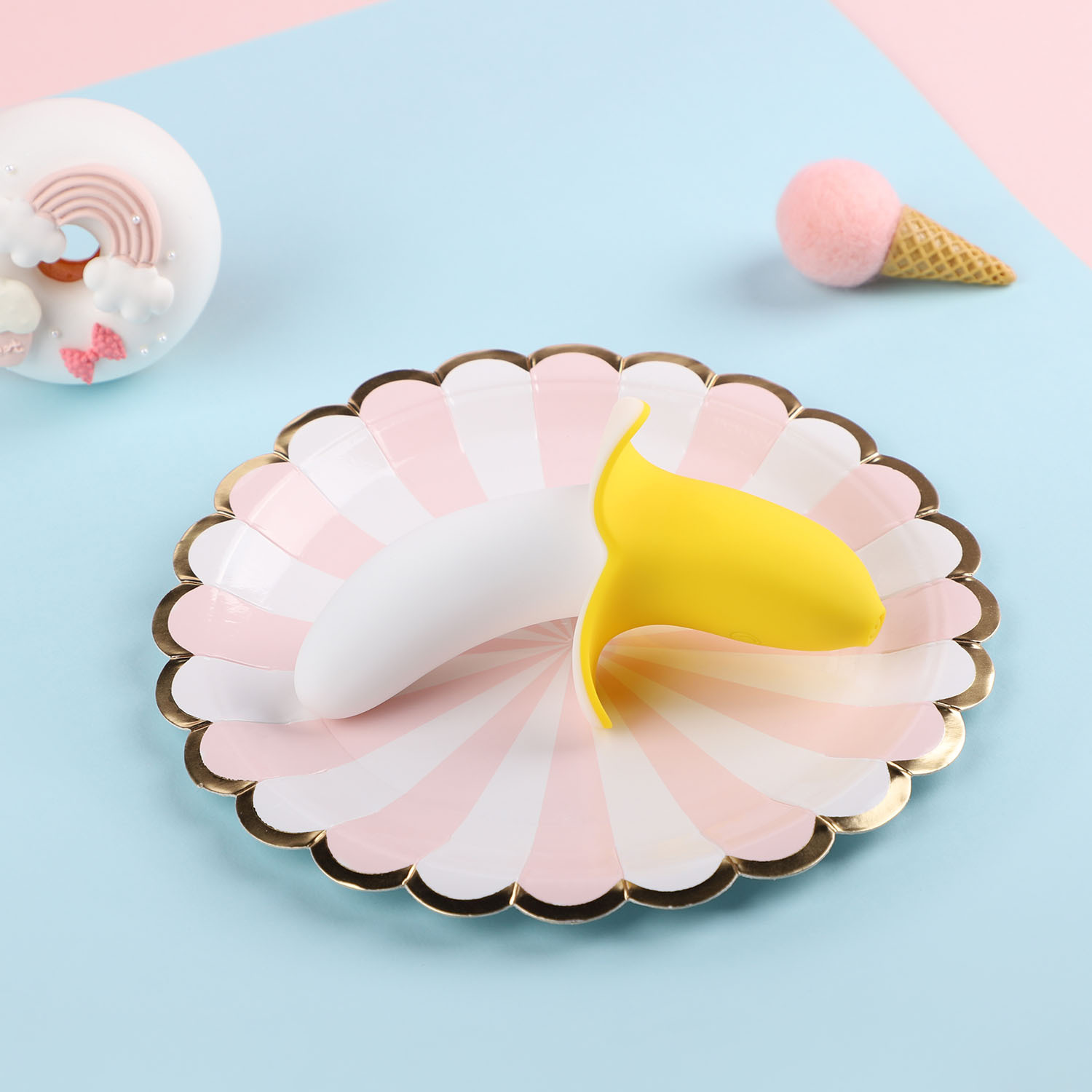 RECHARGEABLE BANANA VIBRATOR