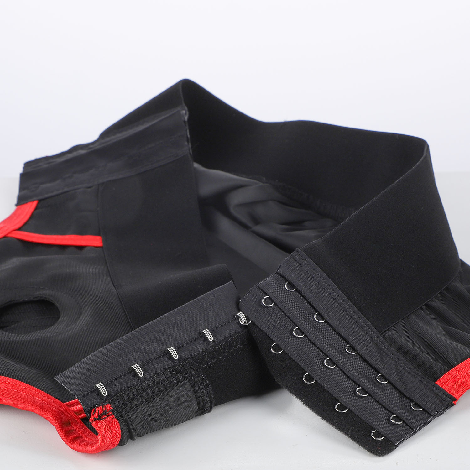 BRIEF HARNESS WITH BUCKLE