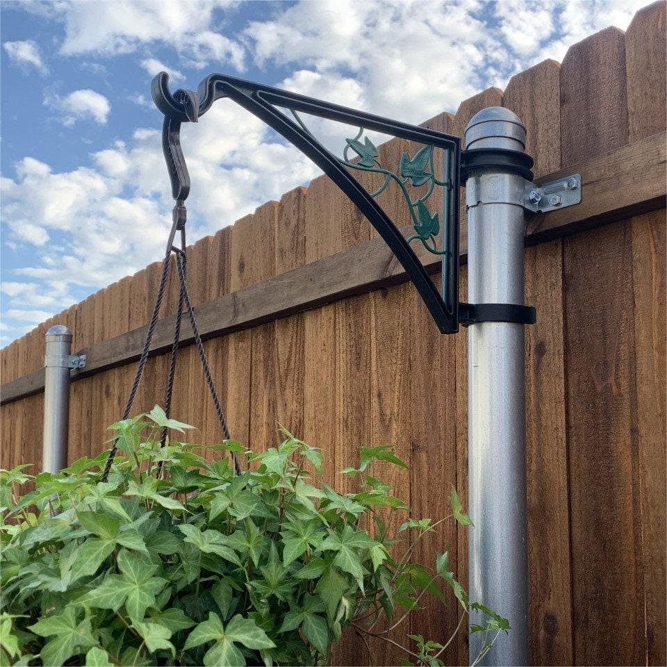 Domiple Hangs EZ Fence Post Hanger