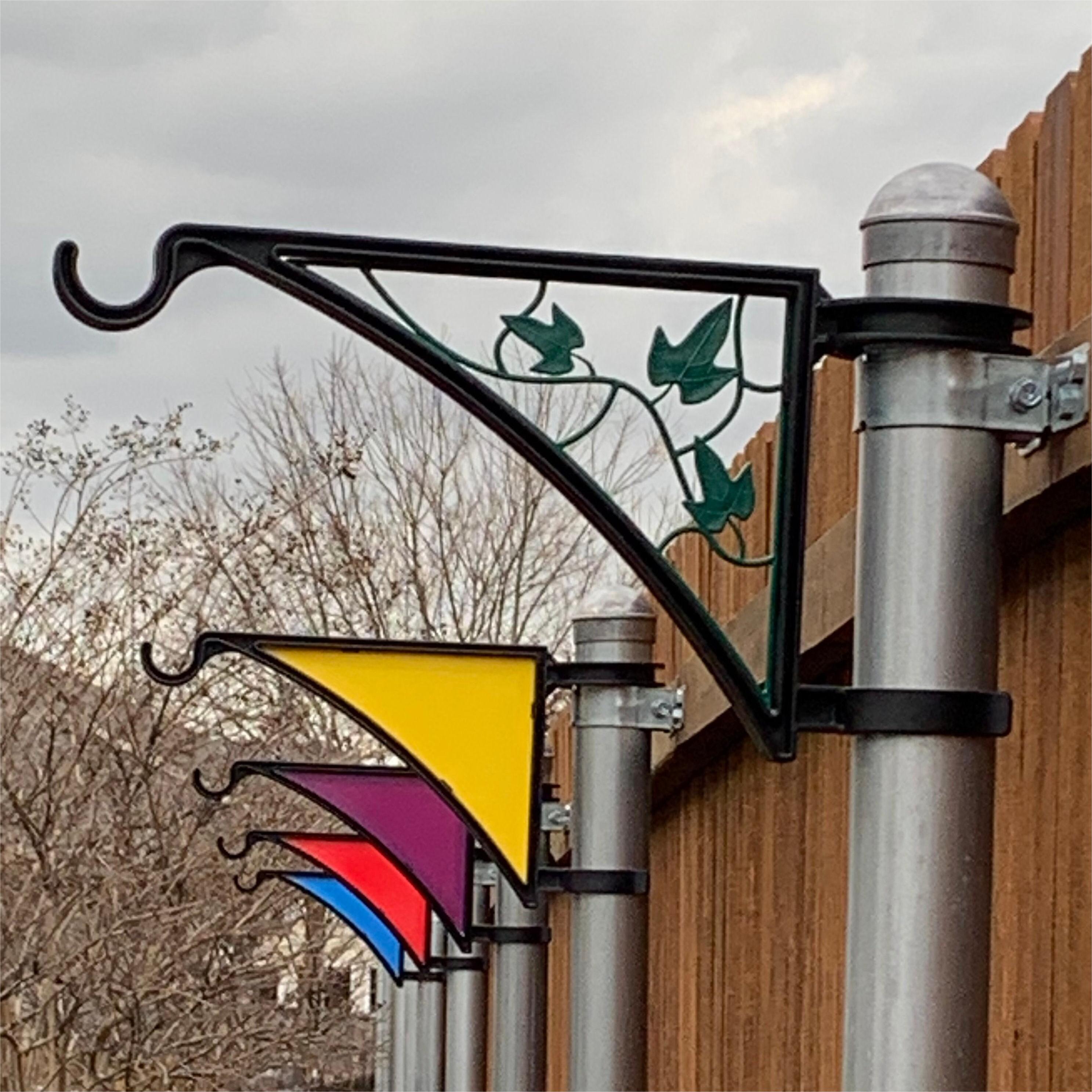 Domiple Hangs EZ Fence Post Hanger