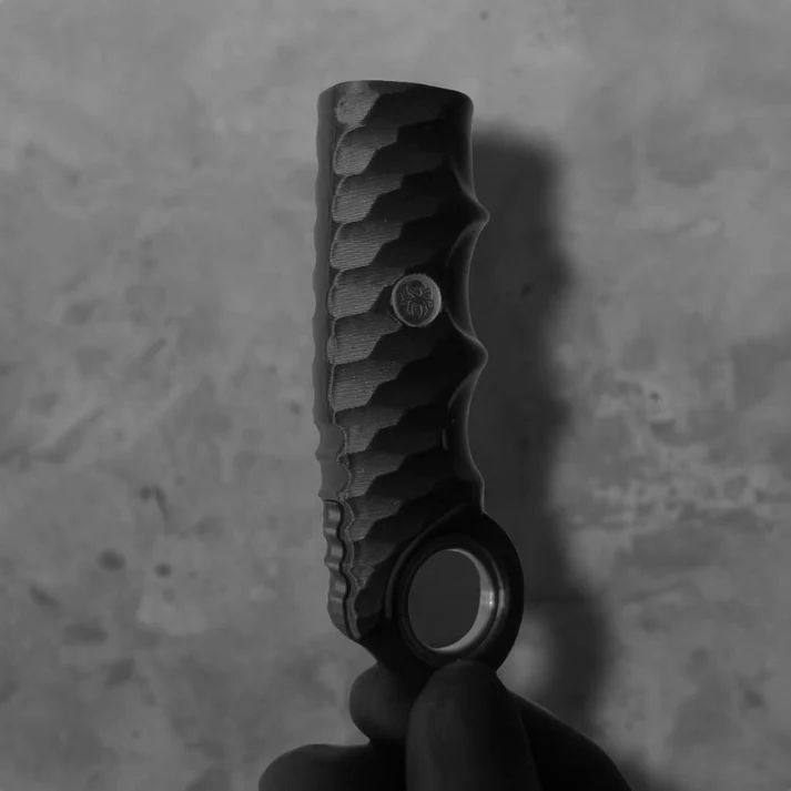 Karambit Lighter Case Spin