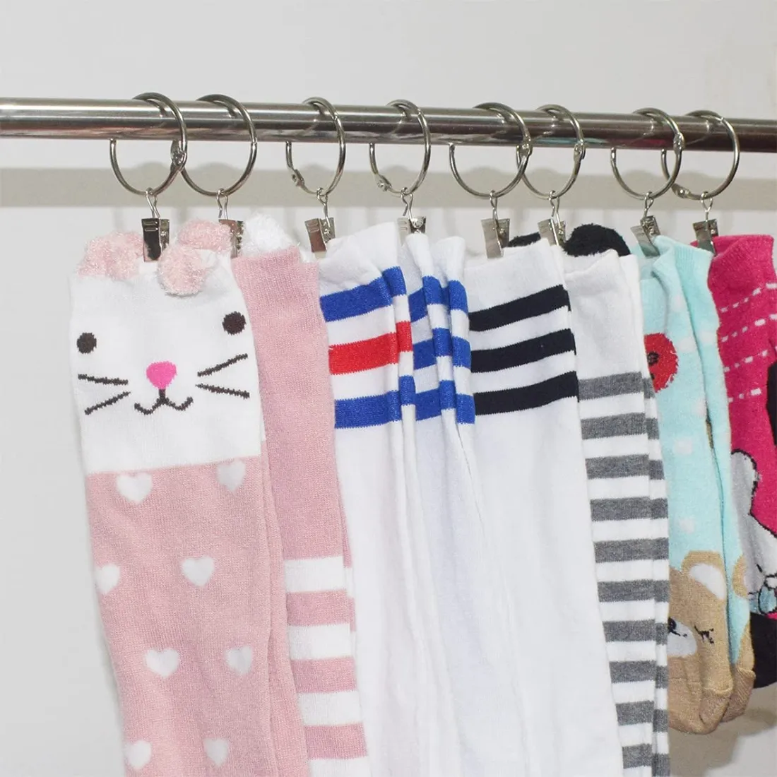 Curtain clip with ring