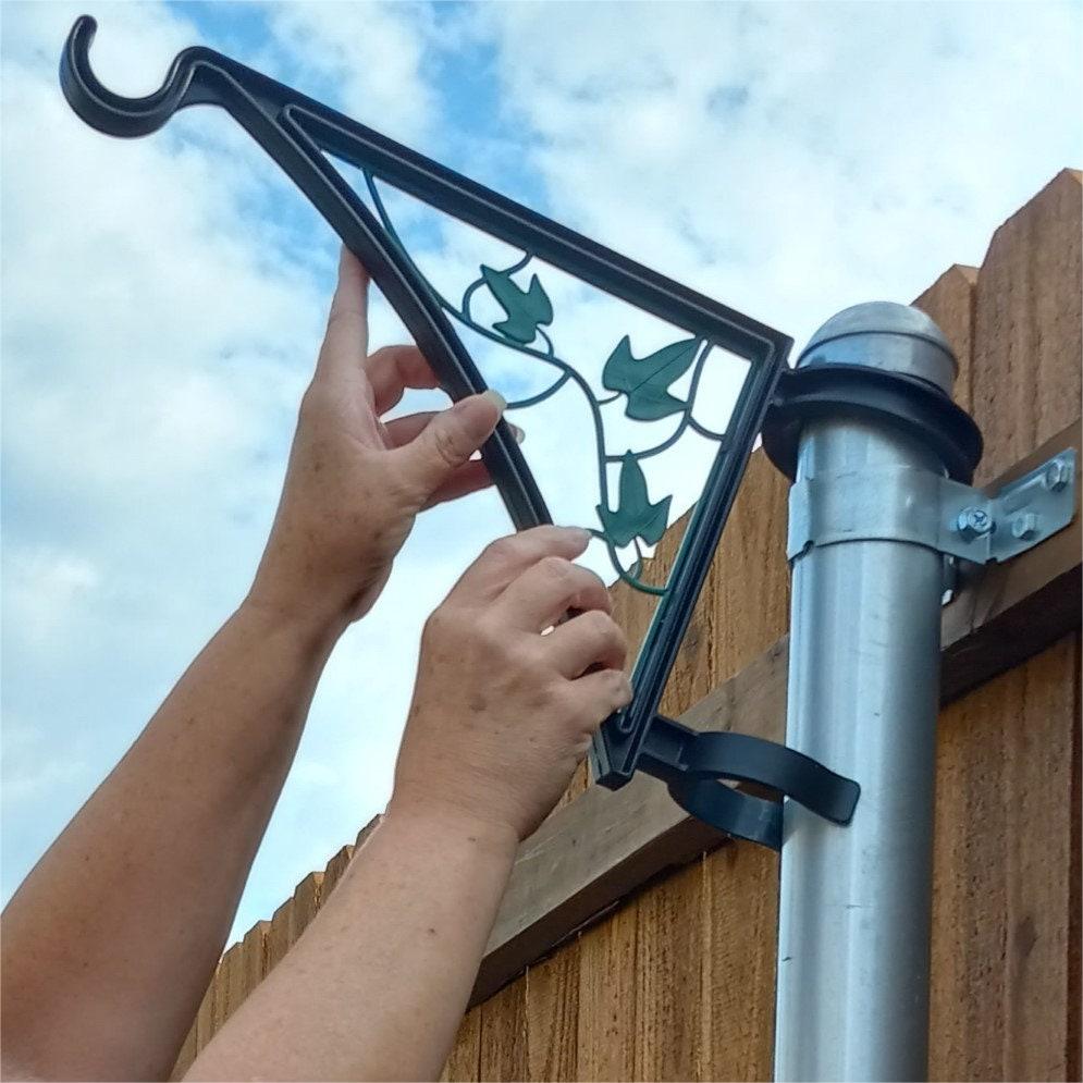 Domiple Hangs EZ Fence Post Hanger