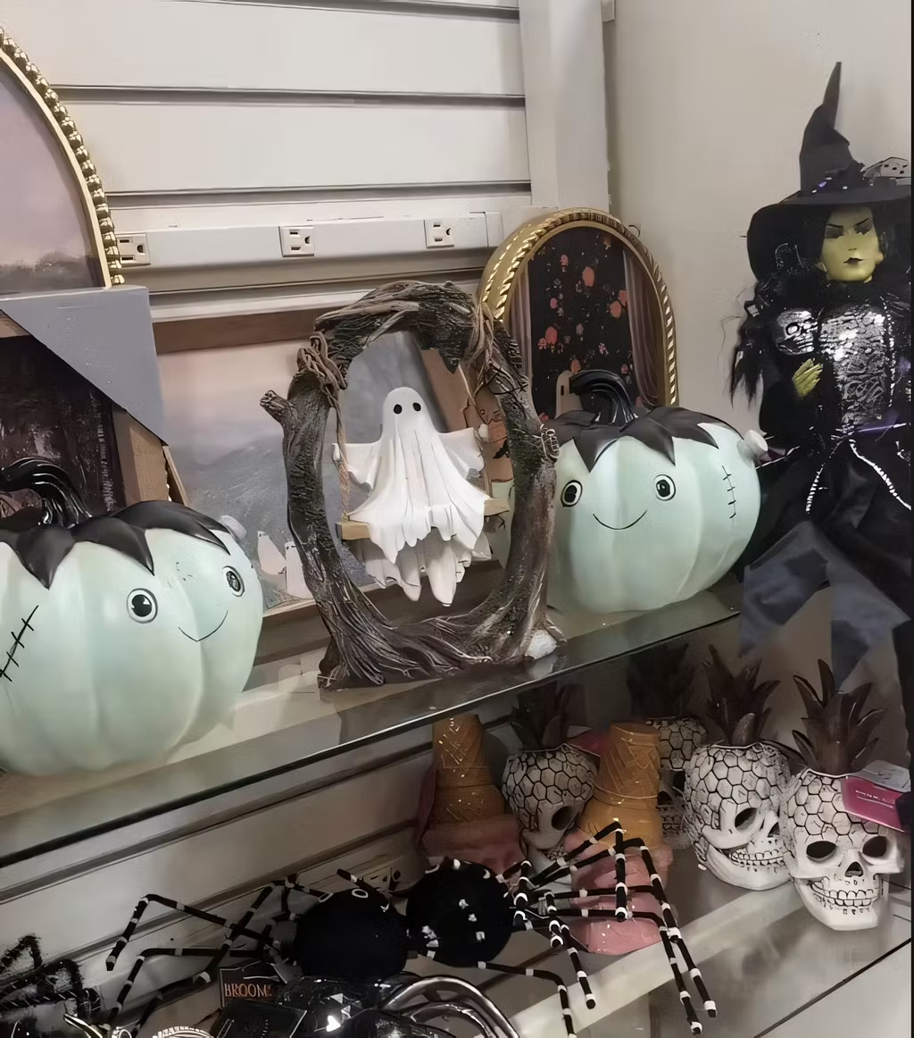 DOMIPLE | 👻2026 Whimsical Ghost on a Swing Decoration