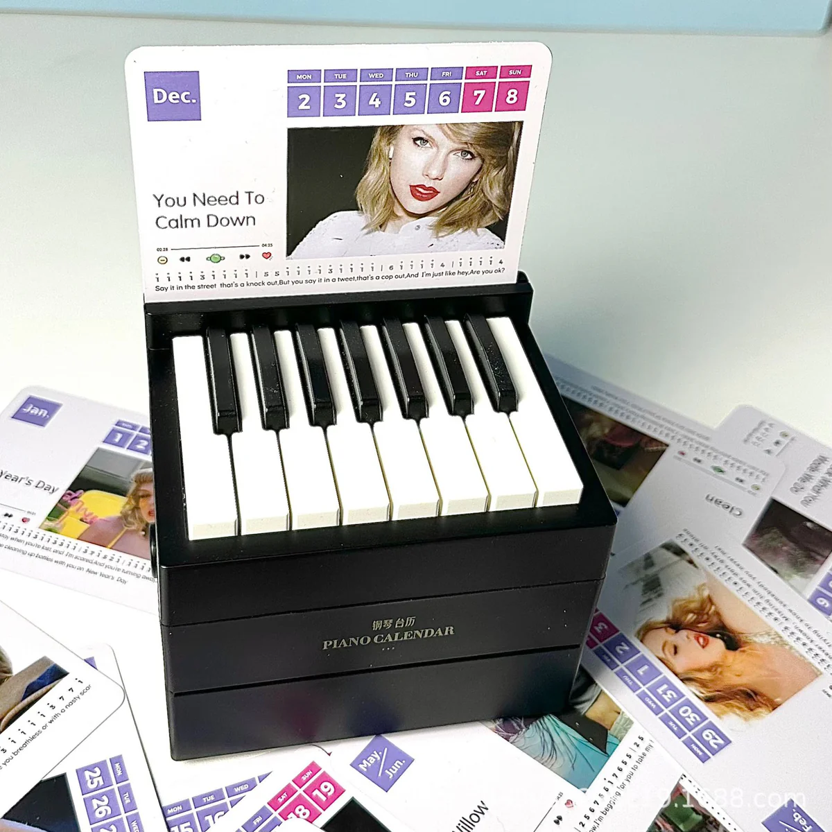 Domiple™ Piano Calendar