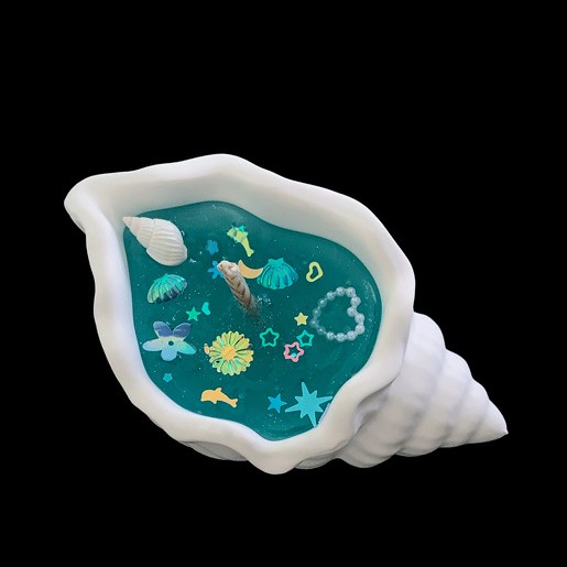 Conch scented candle