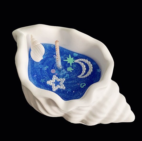 Conch scented candle