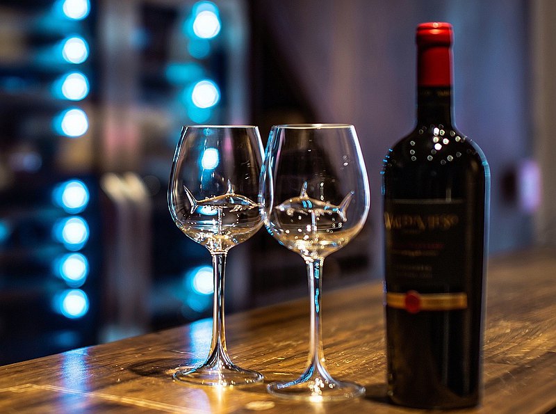Peaho™ Shark Wine Glass（Buy 1 Get 1 Free）