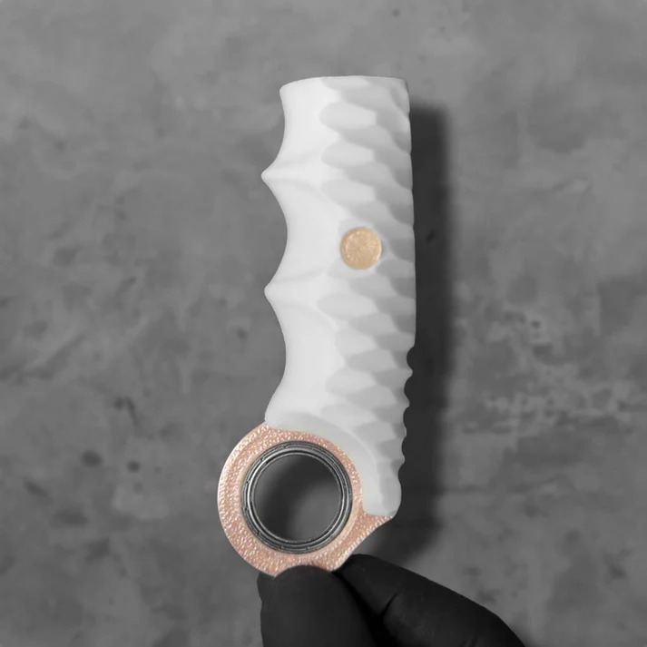 Karambit Lighter Case Spin