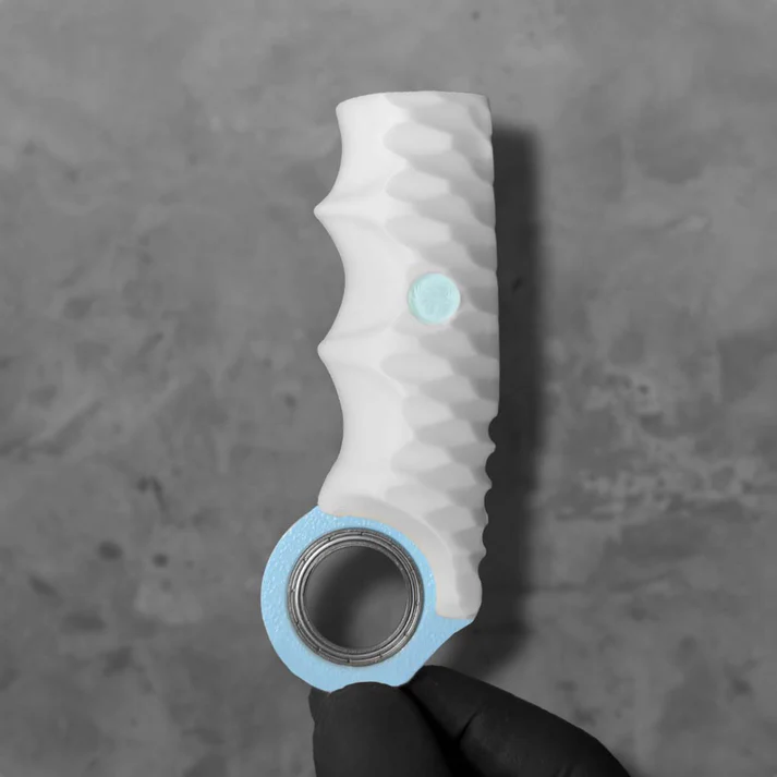 Karambit Lighter Case Spin