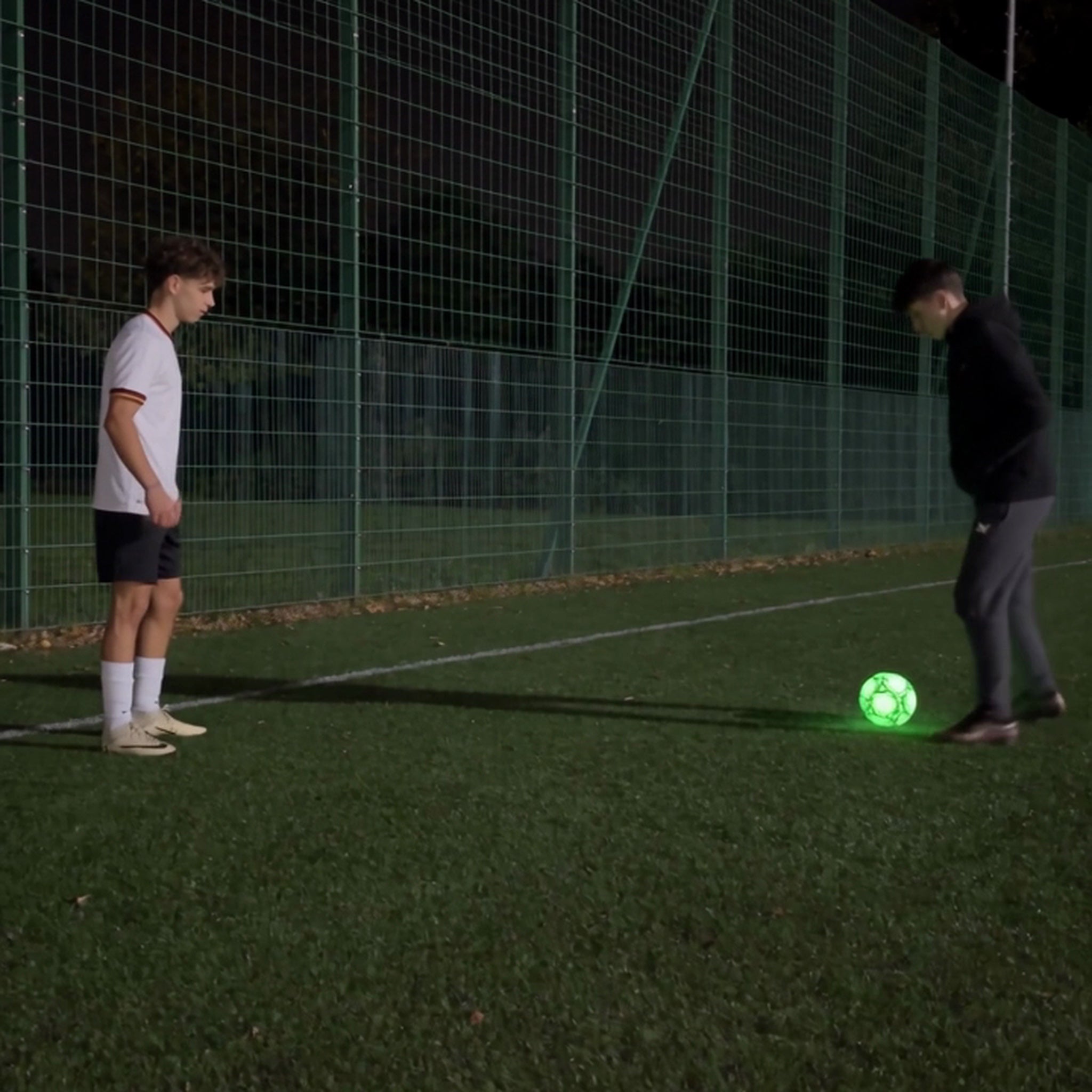 DOMIPLE | 🖤 Black Friday Early Discount 49% Off ✅Glow-in-the-Dark Volleyball/Football