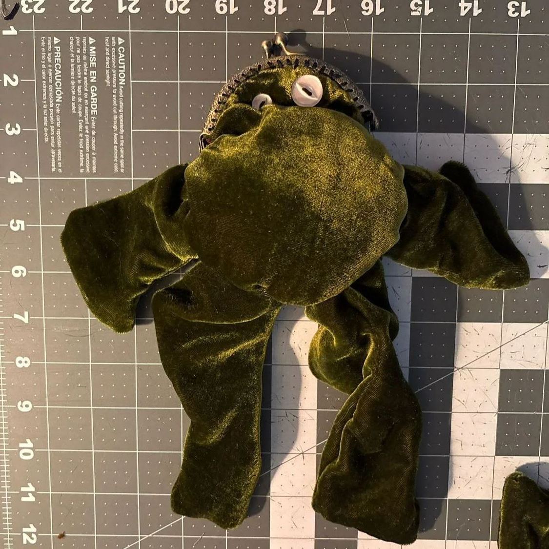 Velvet, Frog Coin Purse
