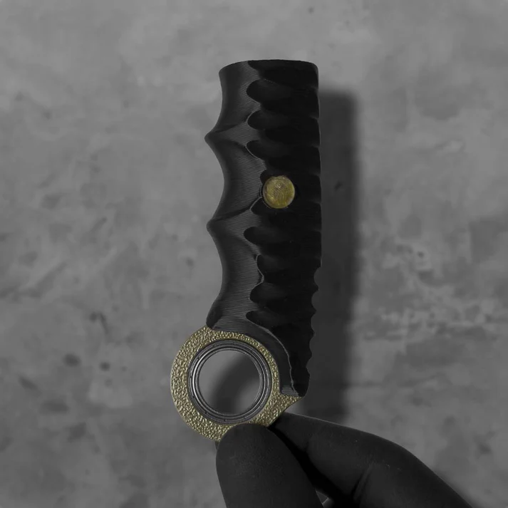 Karambit Lighter Case Spin